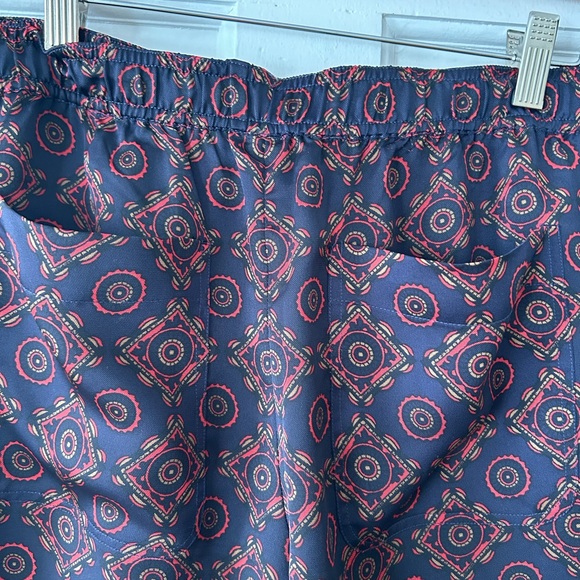 Club Monaco Printed Navy Pull on Pants - Picture 3 of 10